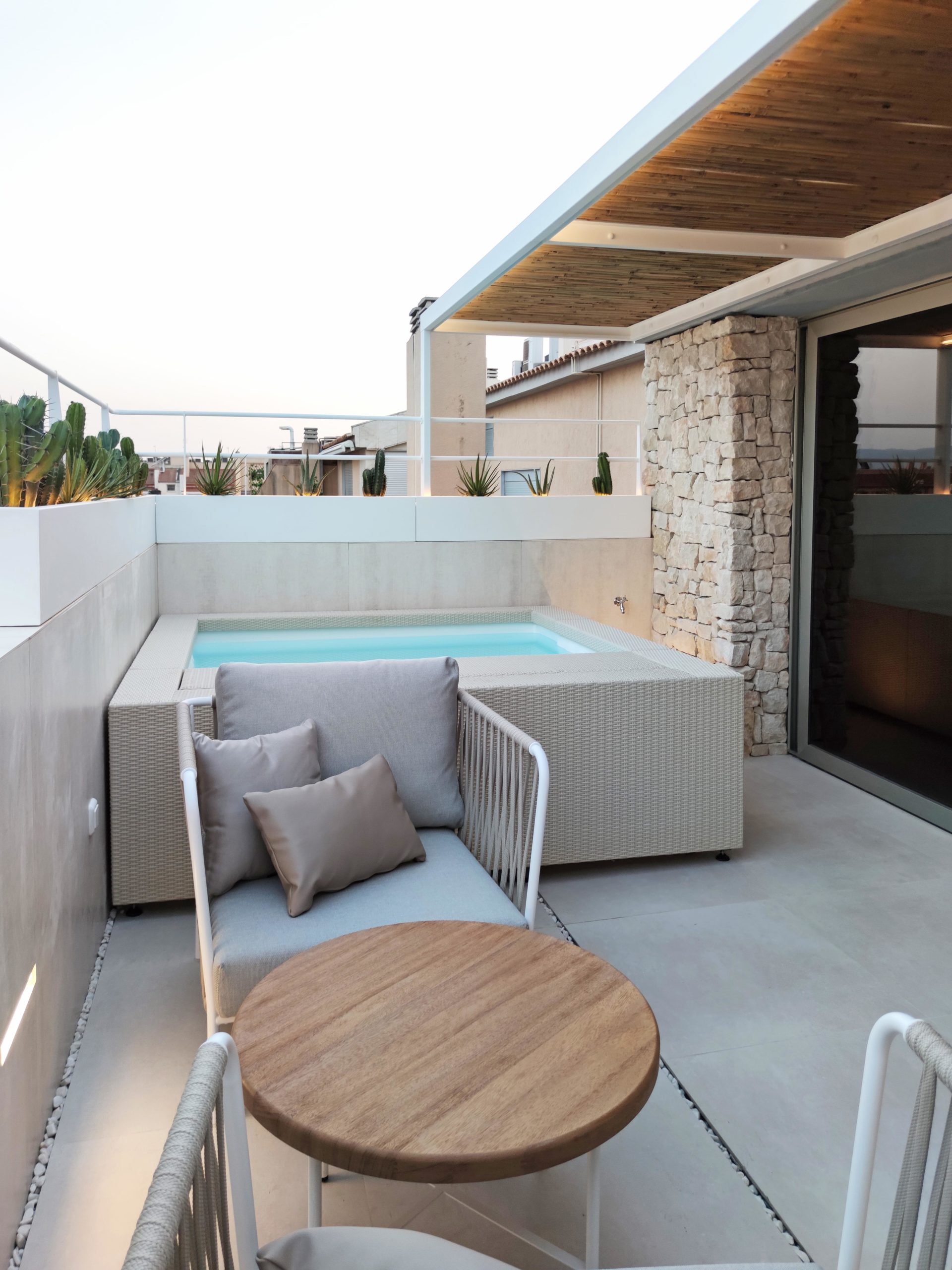 Complete renovation of the terraces of a penthouse in Murcia 3 terraza con vistas y piscina 4 scaled